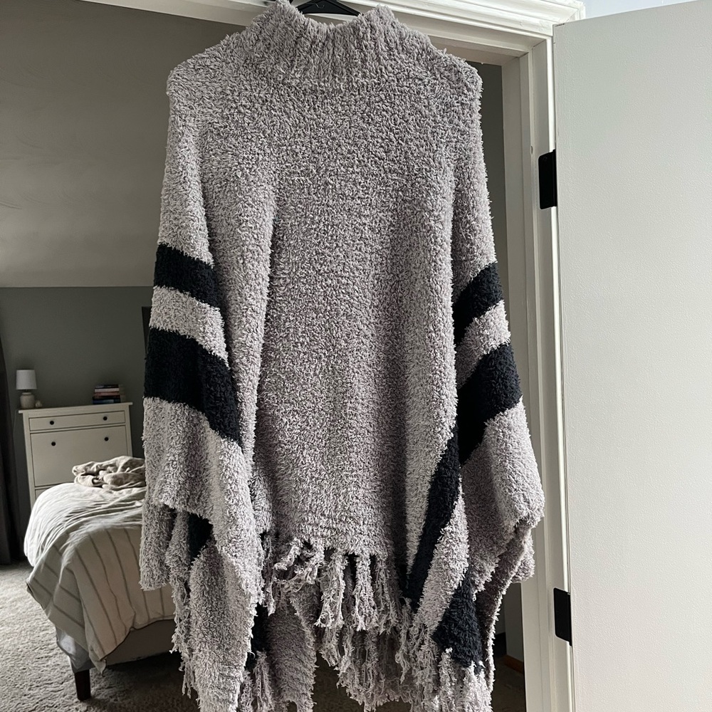 Barefoot Dreams Cozy Chic Poncho